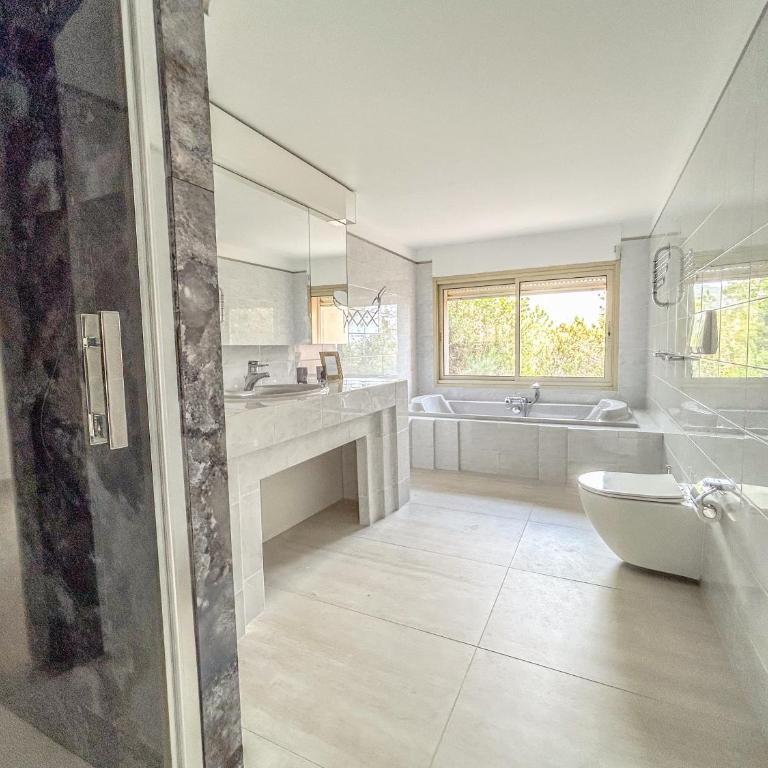 Luxueuse villa panoramique, vue imprenable sur la mer, piscine, 6 chambres à Anthéor - Villa con vistas al mar - 35