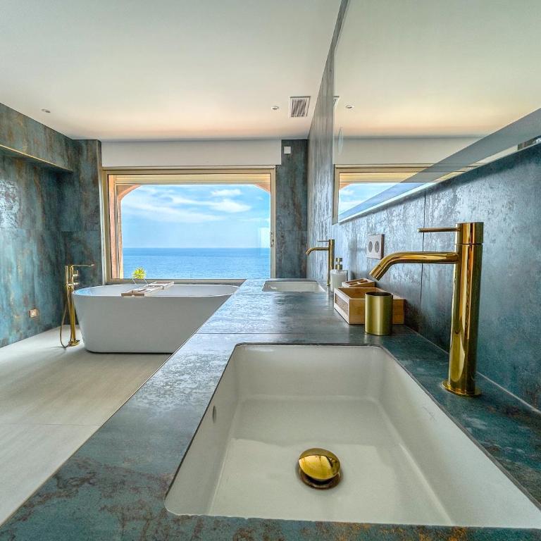 Luxueuse villa panoramique, vue imprenable sur la mer, piscine, 6 chambres à Anthéor - Villa con vistas al mar - 27
