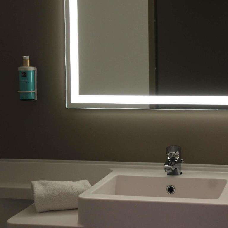 Novotel Suites Rouen Normandie - Suite Supérieure Un Lit Double Et Deux Lits Simples - 6