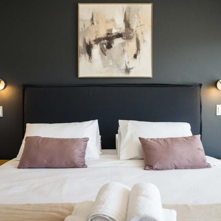 Stylish 2BR City Flat Modern Design and Comfort - Apartment - 28