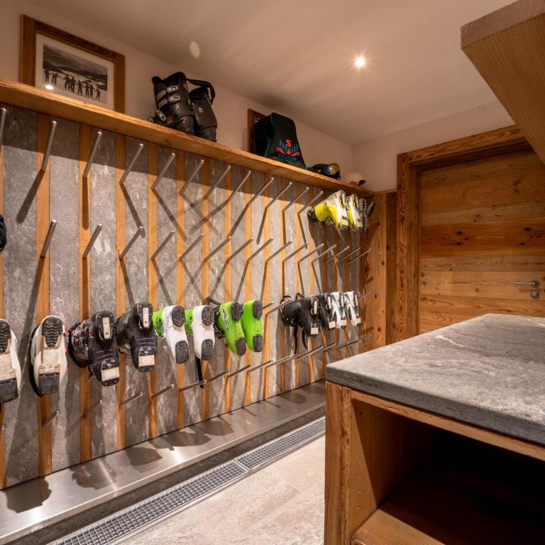 4 Bedroom Penthouse Apt in Flims Waldhaus - Apartment - 4