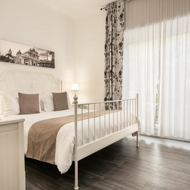 Aulino House - Double Room with Private External Bathroom - 16
