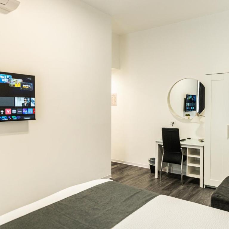Aulino House - Deluxe Double Room with Balcony - 10