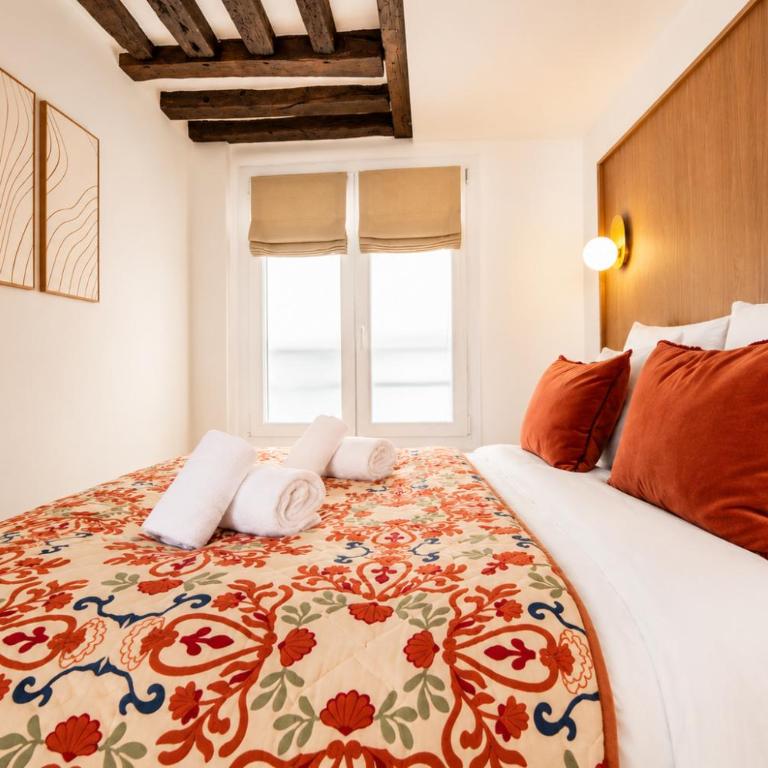 Chic Apartment in Paris Center - with AC - One-Bedroom Apartment - 4