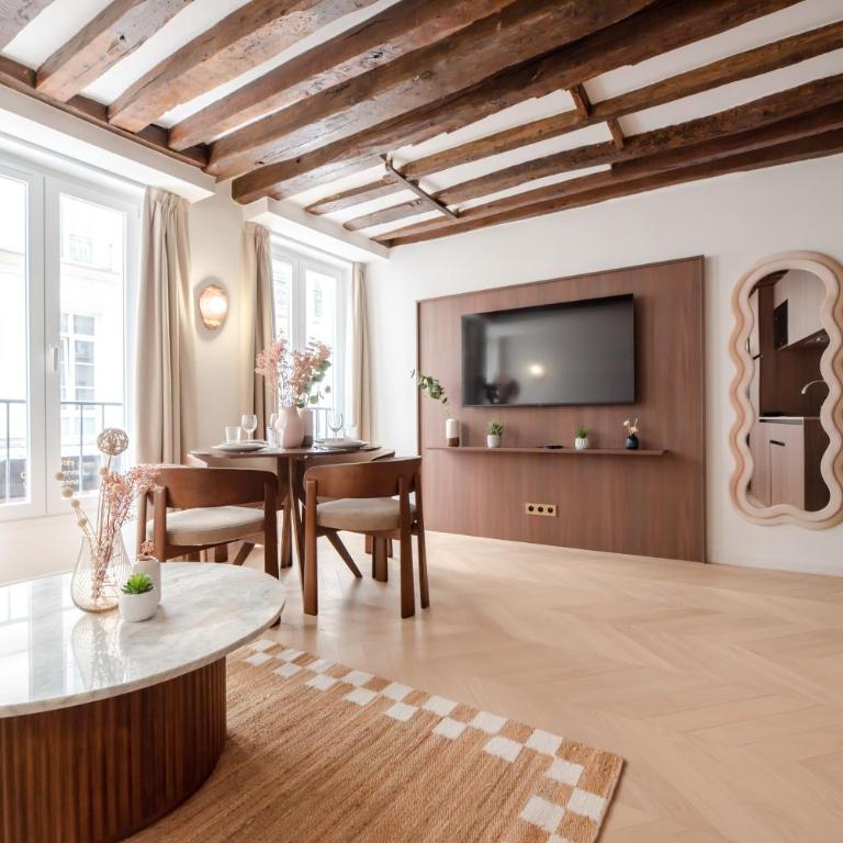 Chic Apartment in Paris Center - with AC - One-Bedroom Apartment - 11
