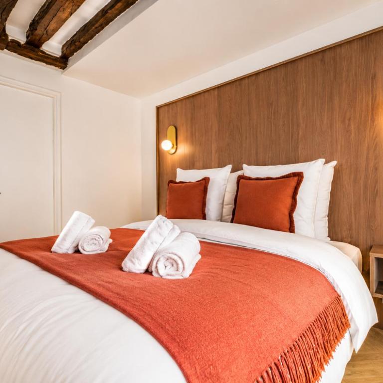 Chic Apartment in Paris Center - with AC - One-Bedroom Apartment - 4