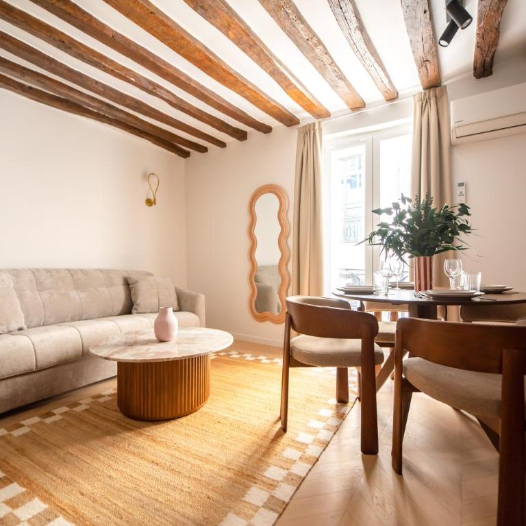 Chic Apartment in Paris Center - with AC - One-Bedroom Apartment - 2