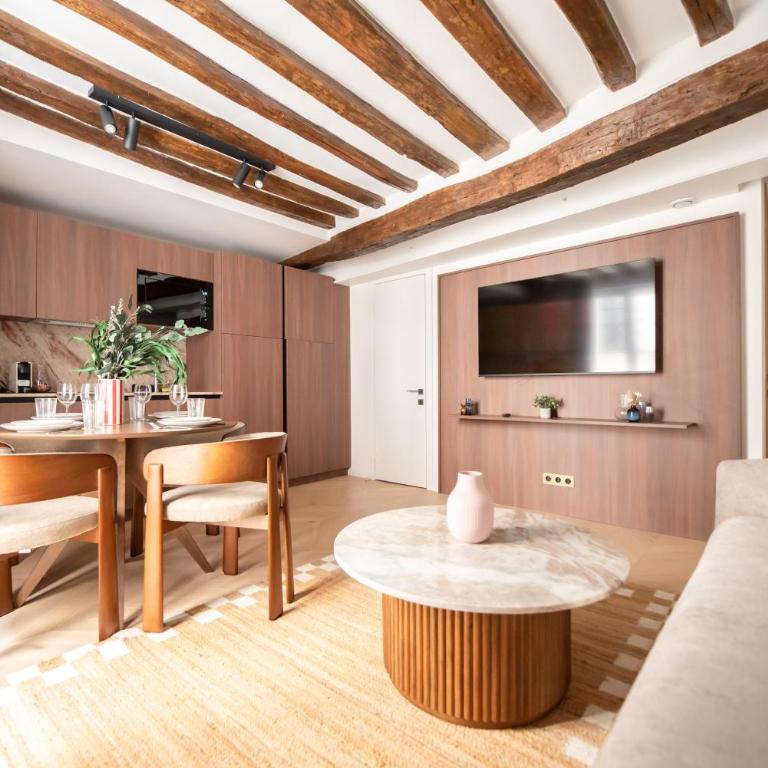 Chic Apartment in Paris Center - with AC - One-Bedroom Apartment - 6