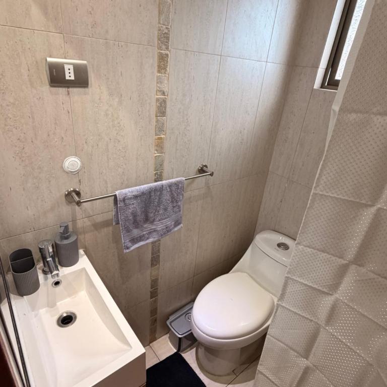 Amplio departamento - Three-Bedroom Apartment - 4