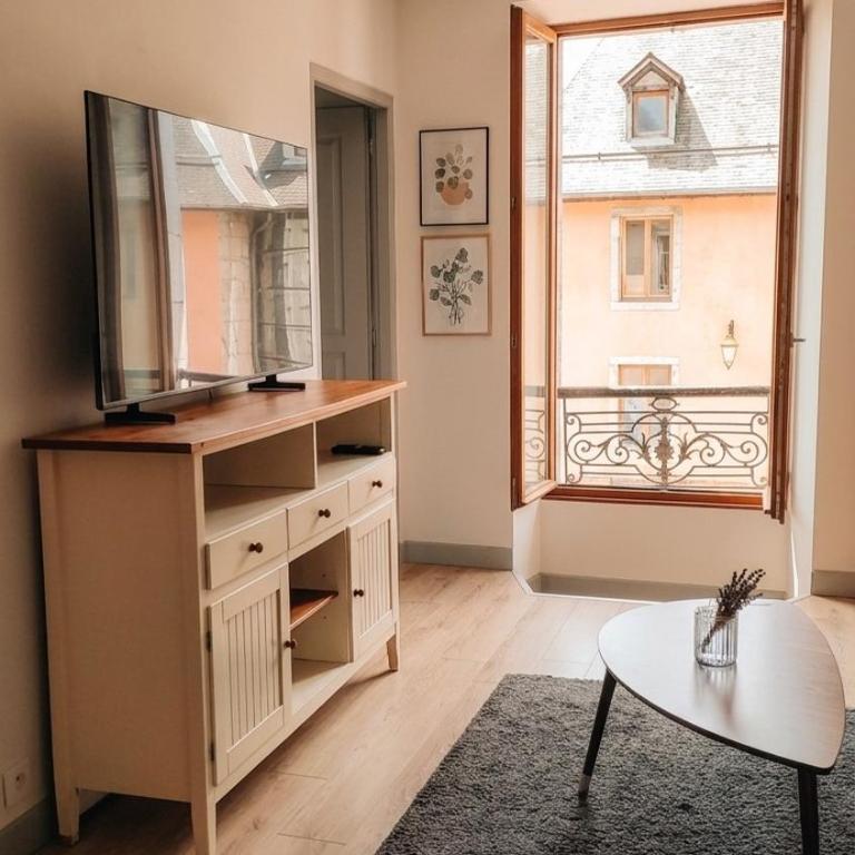 Appartement cosy avec charme historique - Two-Bedroom Apartment - 10