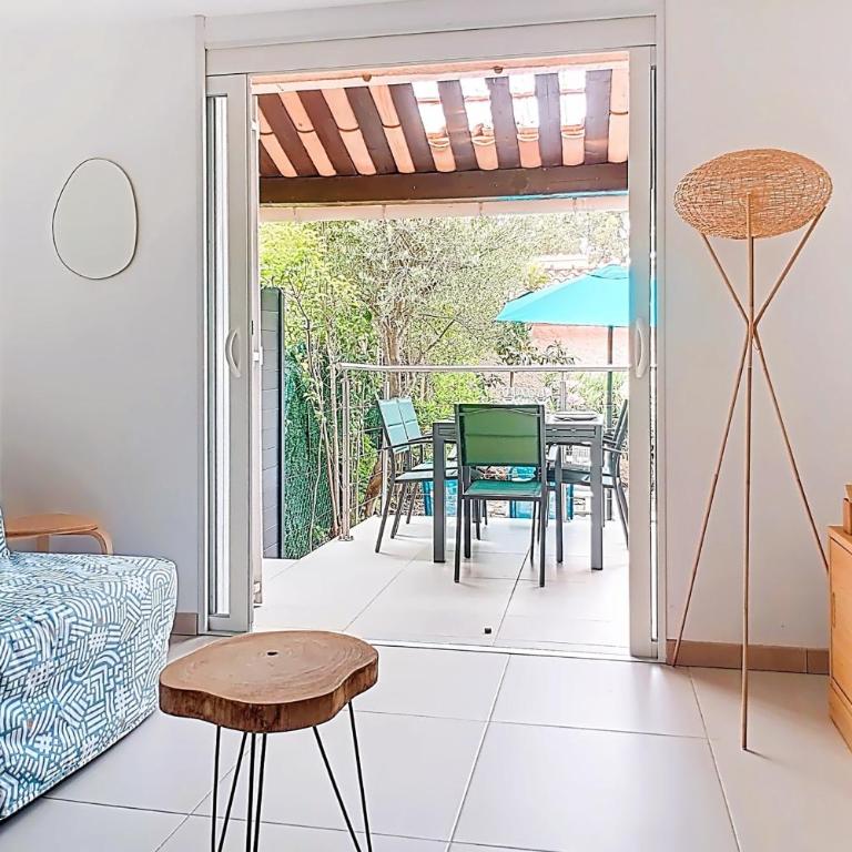 Apartment with terrace near the sea - Apartment - 2