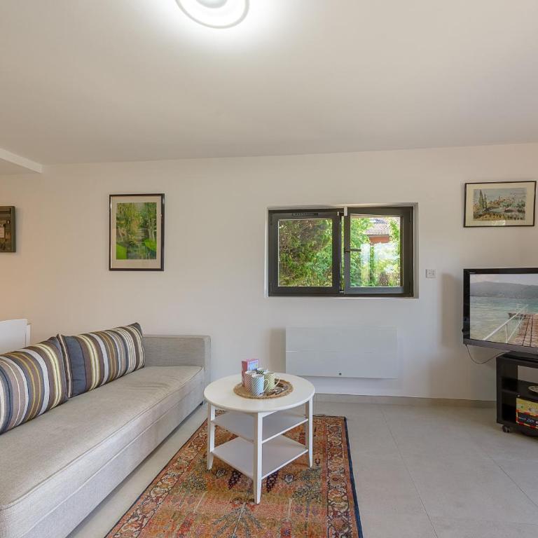 Filly du Lac - Appt rénové avec vue montagnes - Appartement - 8