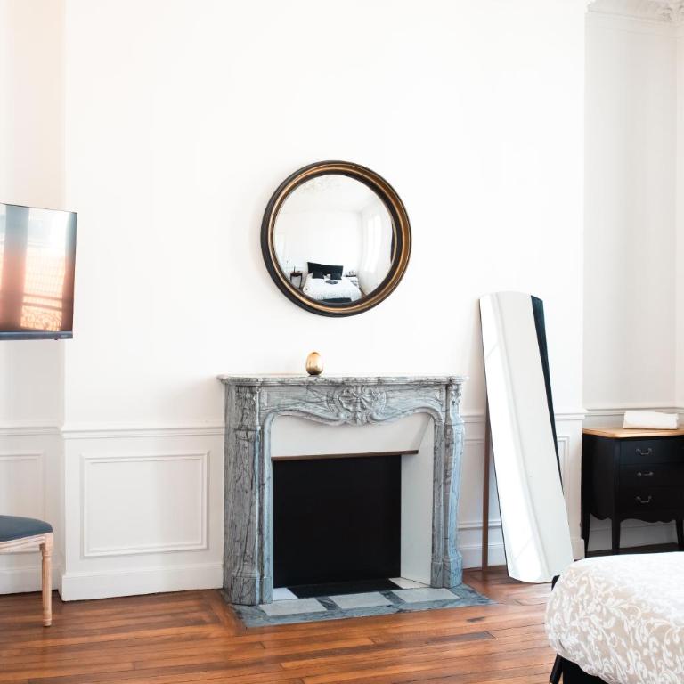 Maison Belle Époque - Immeuble haussmannien spacieux et élégant - Appartamento Deluxe con 2 Camere da Letto e Balcone - 2