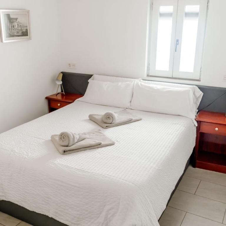 Apartamentos Bravo Albayzín - Deluxe Apartment - 10