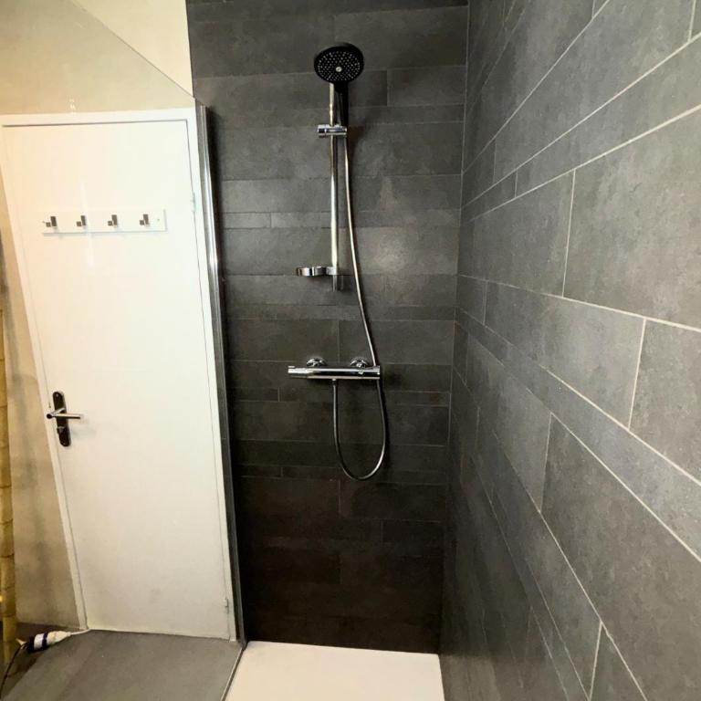 Élégant T3 avec Piscine, Terrasse, Parking, 6 Pers - Apartamento de 2 dormitorios con vistas a la piscina - 9