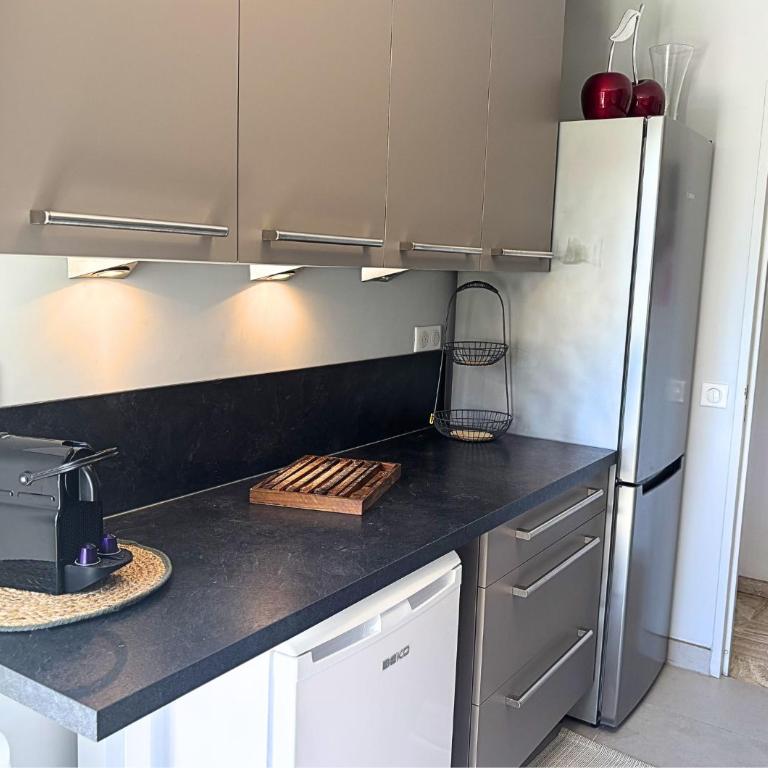 Élégant T3 avec Piscine, Terrasse, Parking, 6 Pers - Apartamento de 2 dormitorios con vistas a la piscina - 16
