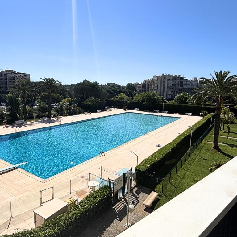 Élégant T3 avec Piscine, Terrasse, Parking, 6 Pers - Apartamento de 2 dormitorios con vistas a la piscina - 2