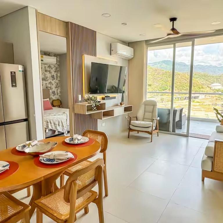 Apto de Lujo 2 Hab con Balcón y Vista al Mar - Two-Bedroom Apartment - 7