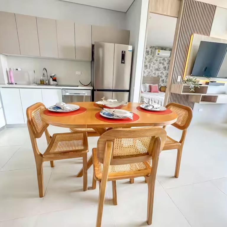 Apto de Lujo 2 Hab con Balcón y Vista al Mar - Two-Bedroom Apartment - 16