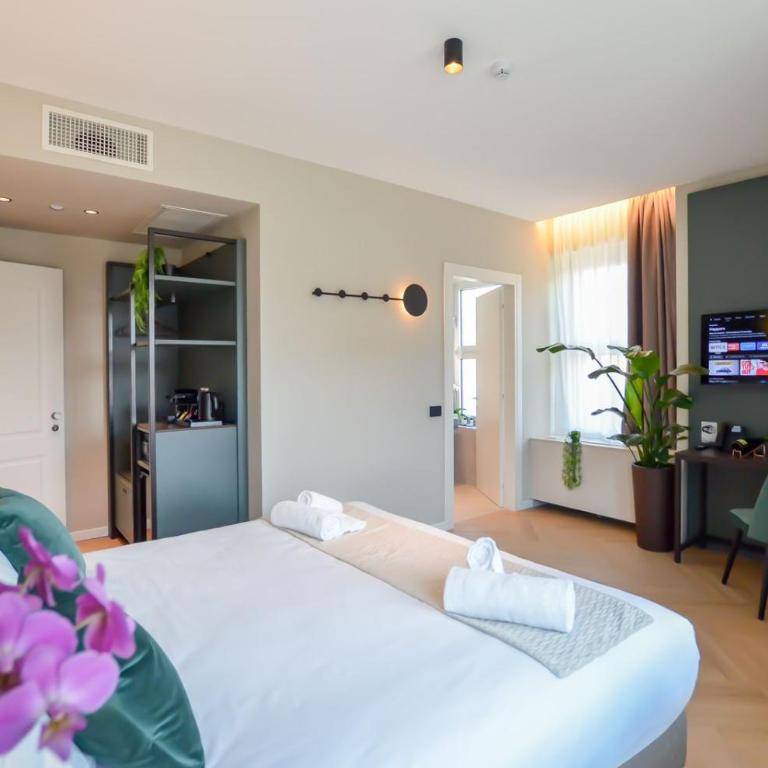 CP Hotels - Central - Camera Matrimoniale Deluxe - 8