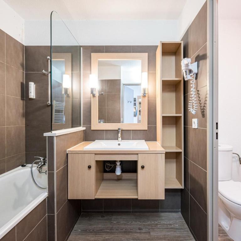 Studio confortable au centre-ville avec balcon - FR-1-518-145 - Studio - 14