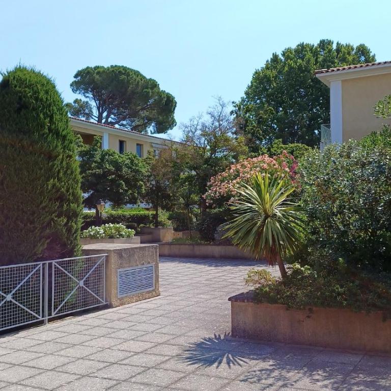 appartement T2 Aix en Provence parking gratuit terrasse calme commerces - Apartamento de 1 dormitorio con terraza - 25