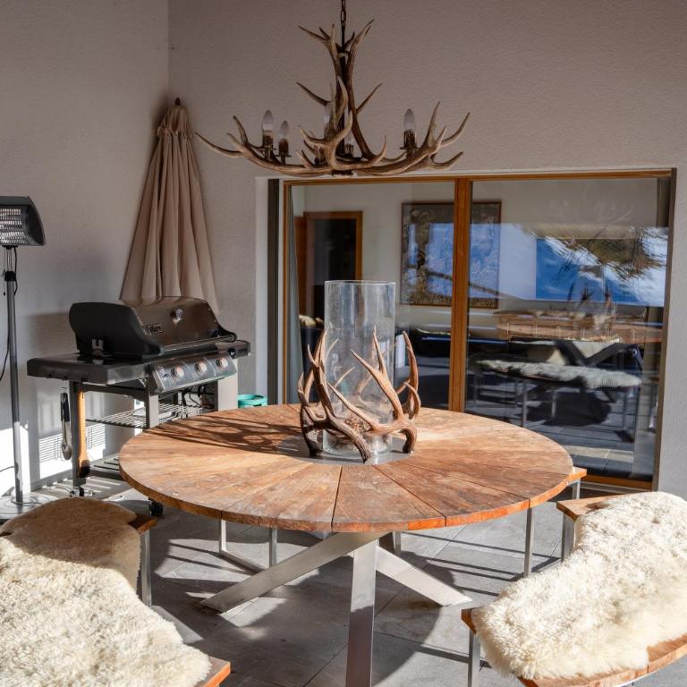 Luxury Chalet in Laax with Stunning Views - Chalet - 4