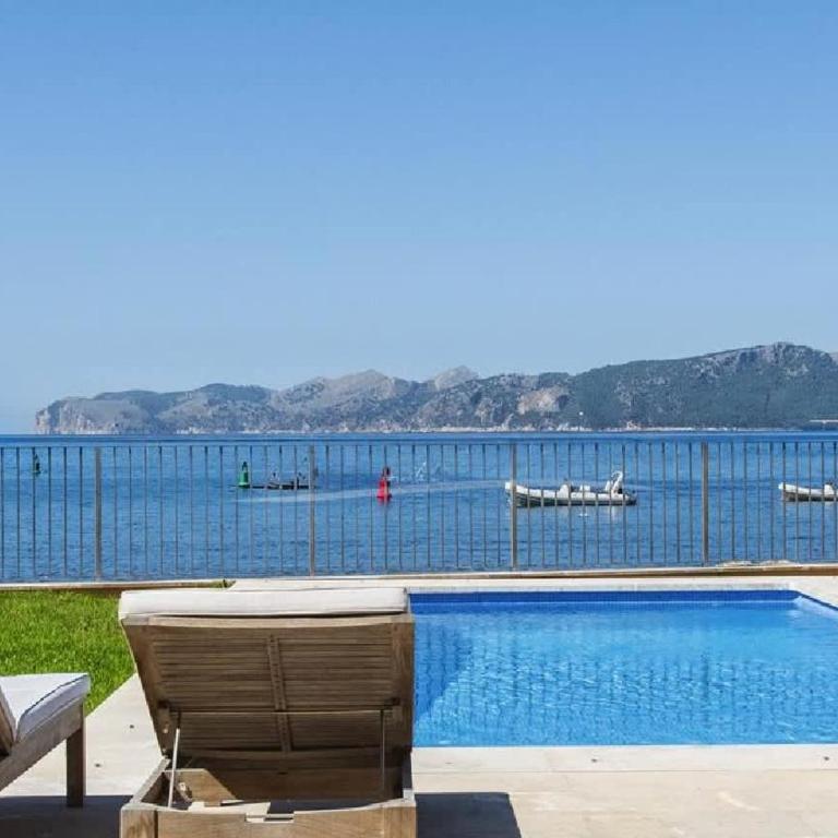 Elegant beachfront villa with stunning views - Villa - 2