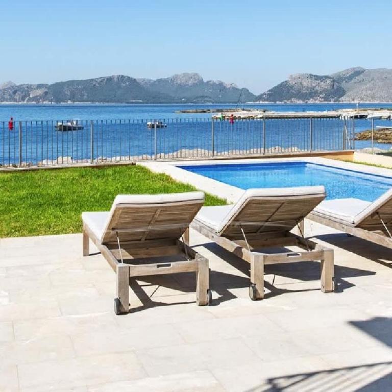 Elegant beachfront villa with stunning views - Villa - 5