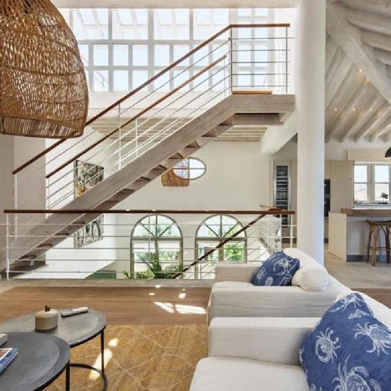 Elegant beachfront villa with stunning views - Villa - 7
