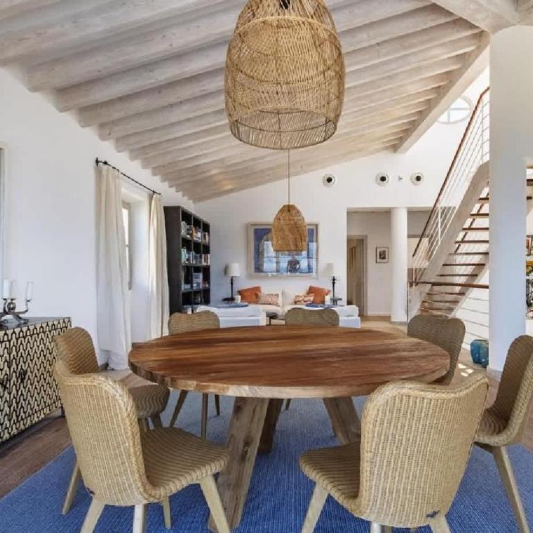 Elegant beachfront villa with stunning views - Villa - 8