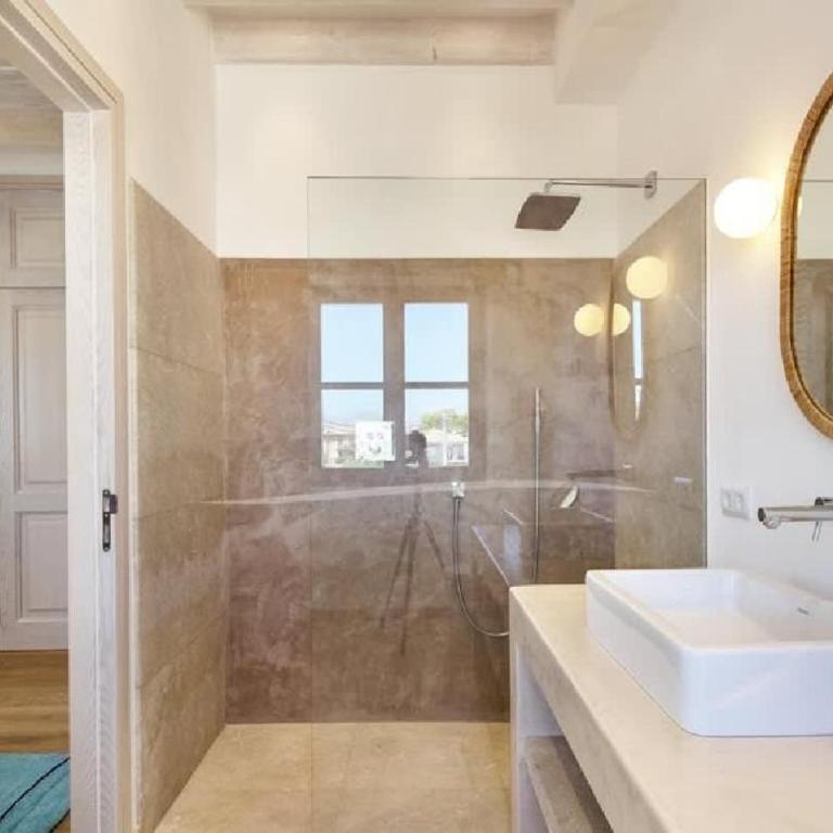 Elegant beachfront villa with stunning views - Villa - 16