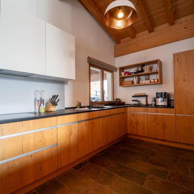 Luxury Chalet in Laax with Stunning Views - Chalet - 18