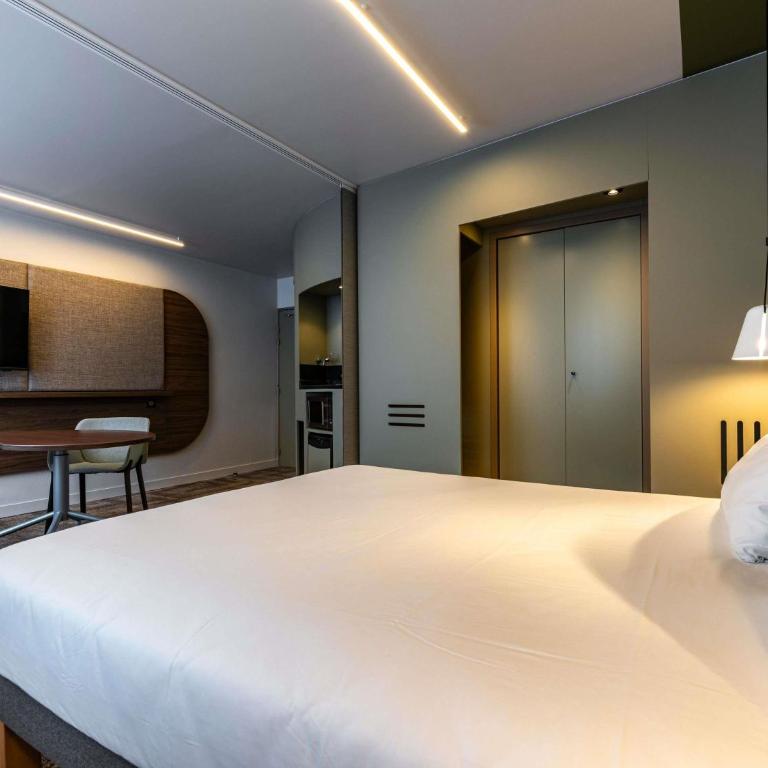 Novotel Suites Reims Centre - Suite Lit Queen-Size avec Canapé-Lit - 3