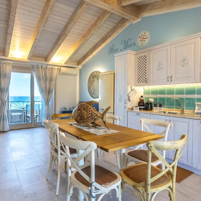 Blue Moon - Two-Bedroom House - 7