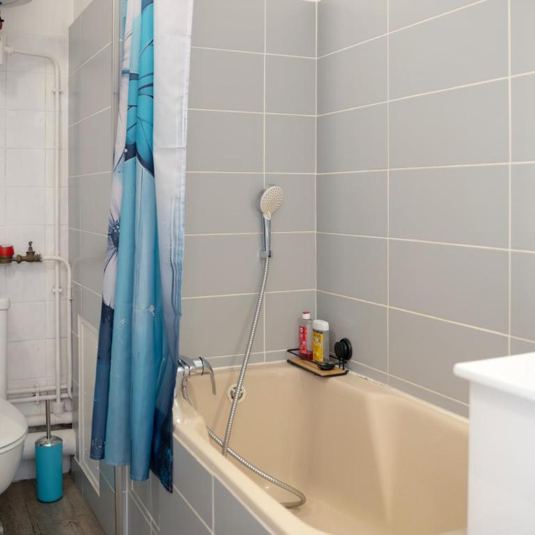 Studio meublé en face des Thermes - Superior Studio - 14