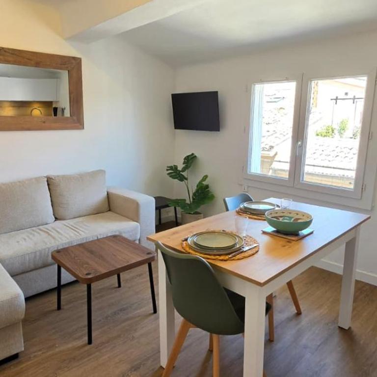 Renovate appartement, city center, AC - One-Bedroom Apartment - 16