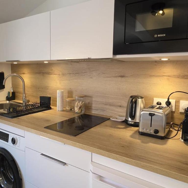Renovate appartement, city center, AC - One-Bedroom Apartment - 19