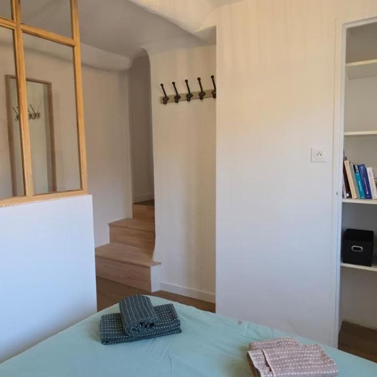 Renovate appartement, city center, AC - One-Bedroom Apartment - 26