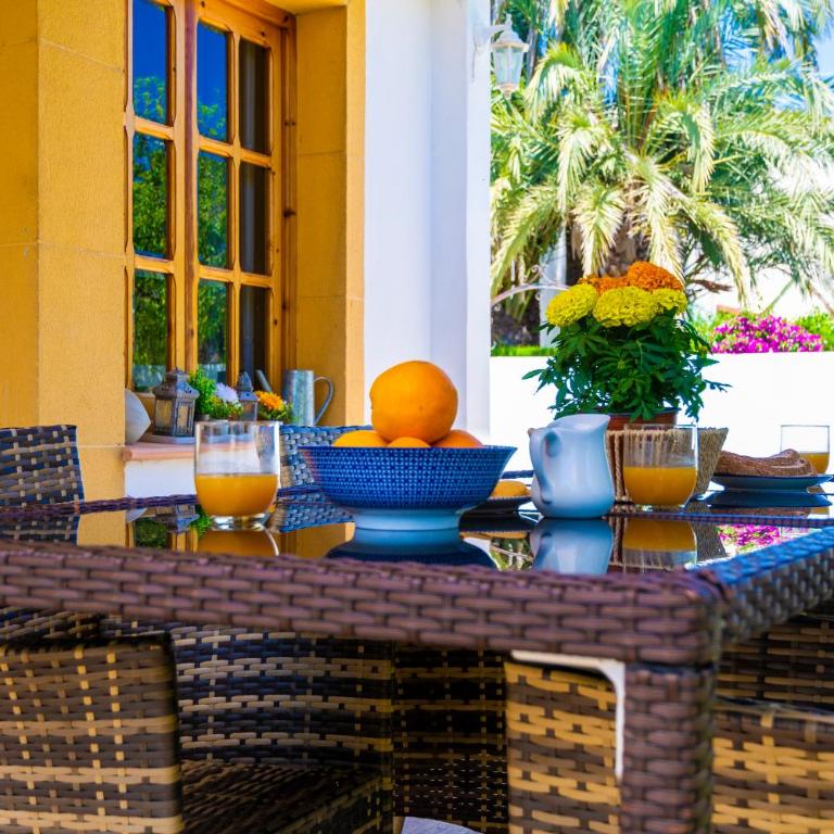 House with private pool and garden - 6pax - 5 min to the beach By Marina Alta Holidays - Casa de 3 dormitorios - 12