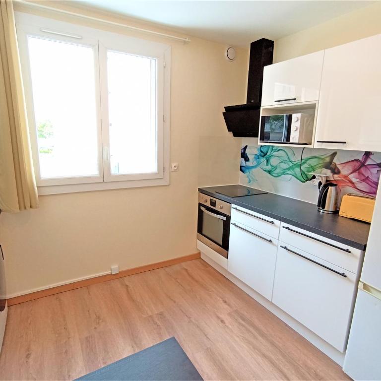 T4 fonctionnel - 3 chambres indépendantes - Idéal équipes pro, groupes et familles - Parking gratuit - Apartment mit 3 Schlafzimmern - 6