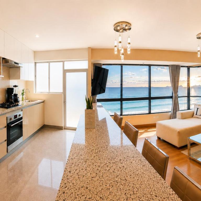 "Oceanfront 3BR, Home Office, Pool, Gym, Sauna, BBQ, Fast Wifi, Play area and Free Parking" - Three-Bedroom Apartment - 42