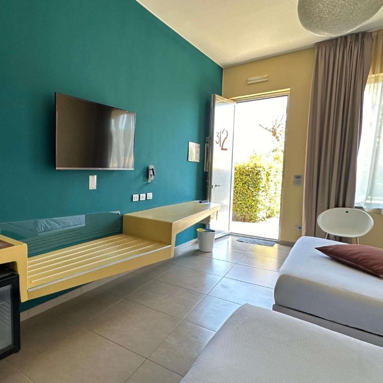 ibis Styles Catania Acireale - Camera Classic con 2 Letti Queen-Size - 4