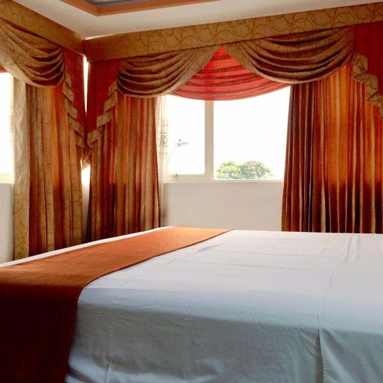 BRITNEY HOTEL Machala - Deluxe King Room - 2