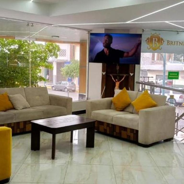 BRITNEY HOTEL Machala - Deluxe King Room - 3