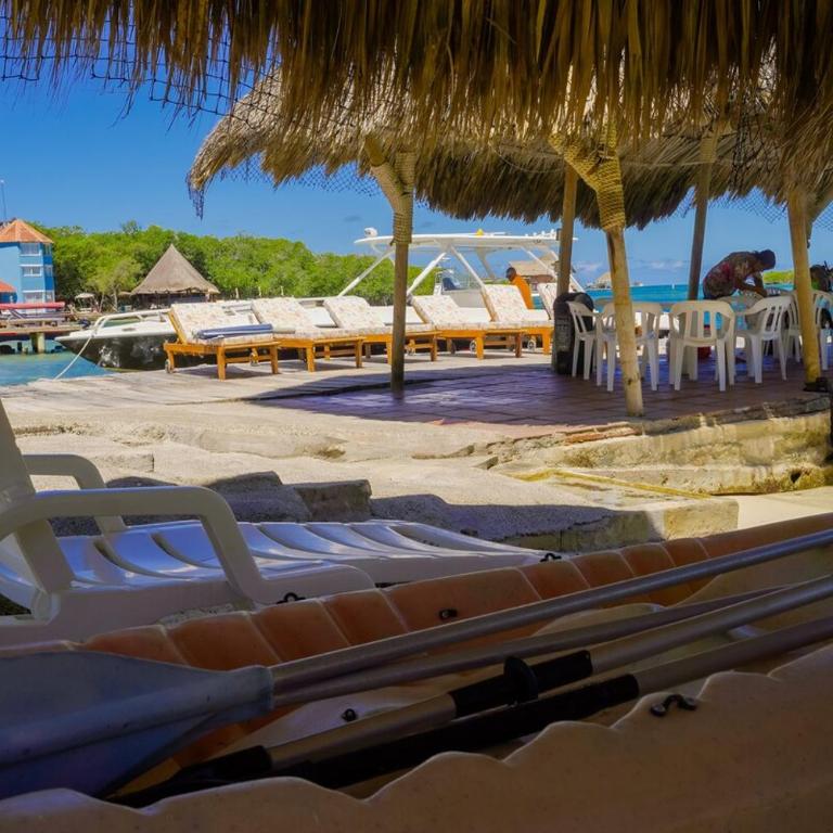 Vicky Island Beach House in the Rosario Islands - Five-Bedroom House - 9