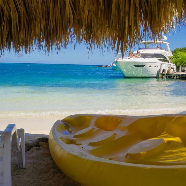 Vicky Island Beach House in the Rosario Islands - Five-Bedroom House - 16