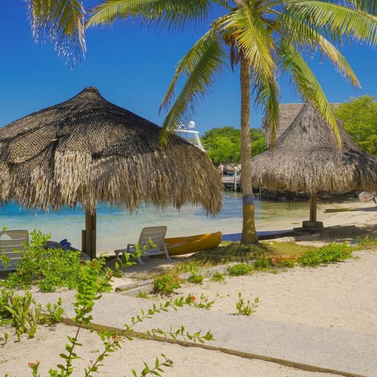 Vicky Island Beach House in the Rosario Islands - Five-Bedroom House - 23