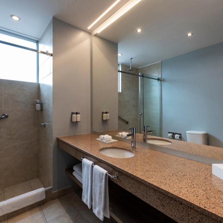 Holiday Inn Express Quito by IHG - Suite con cama extragrande - 2