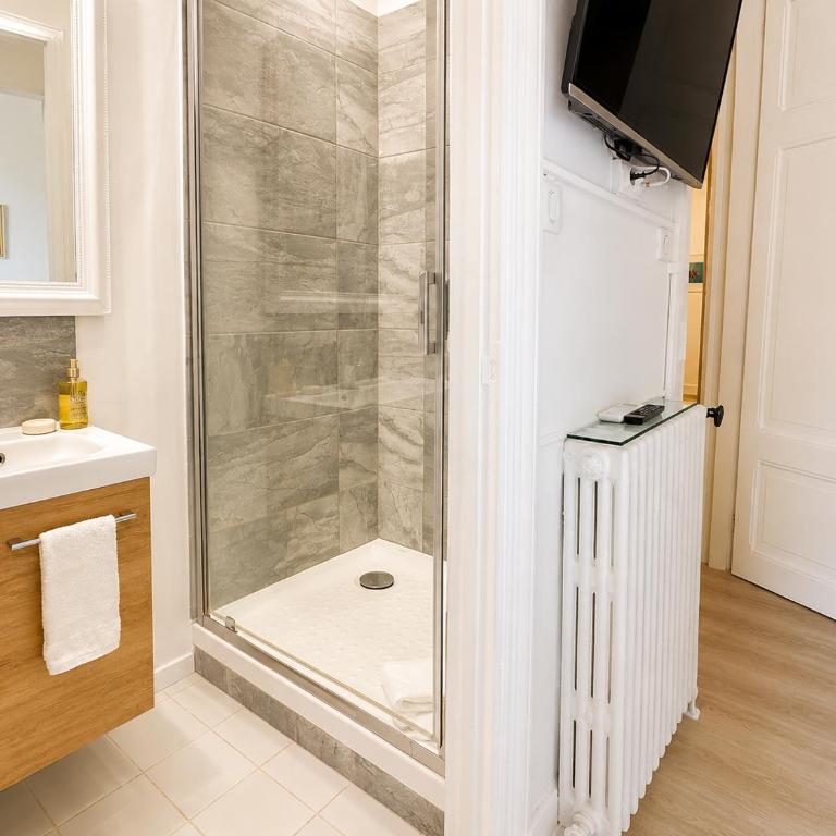 Bourgeois 3BR - terrace, walk to Croisette and Palais - Appartement 3 Chambres - 10